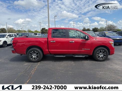 Used 2021 Nissan Titan SV w/ SV Convenience Package image 1