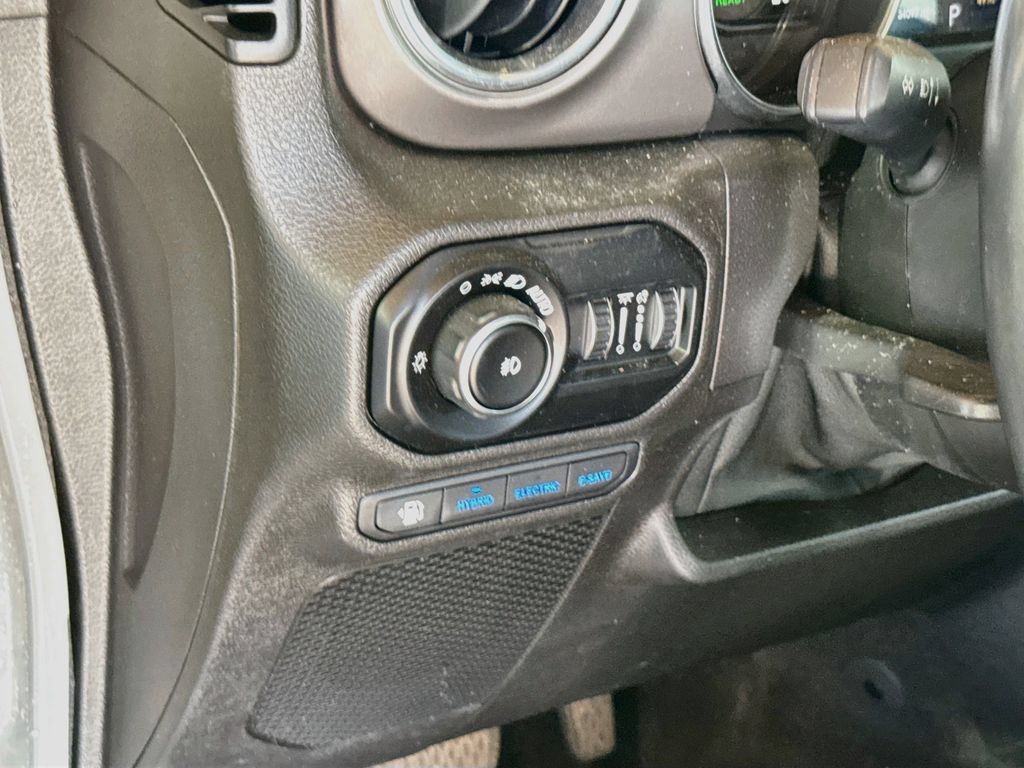 Certified 2021 Jeep Wrangler Unlimited Rubicon 4xe w/ Cold Weather Group AWD/4WD image 11