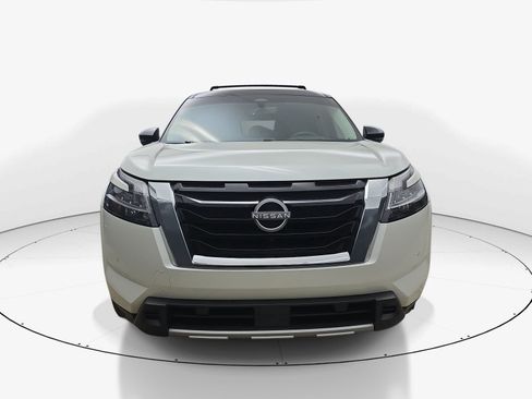 Used 2023 Nissan Pathfinder Platinum w/ Cargo Package AWD/4WD image 9