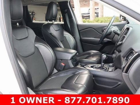 Used 2021 Jeep Cherokee Latitude Plus image 18