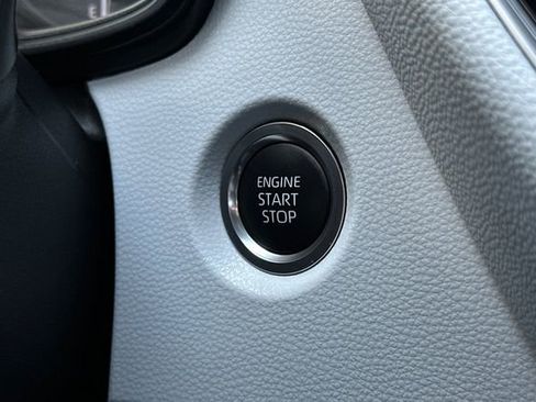 Used 2025 Toyota Corolla SE image 23