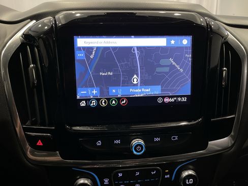 Used 2020 Chevrolet Traverse LT w/ LT Premium Package AWD/4WD image 22