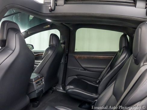 Used 2018 Tesla Model X 75D image 16