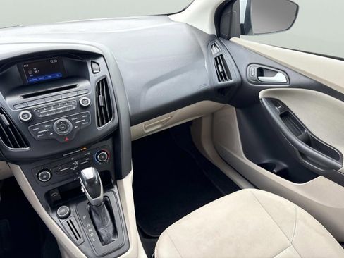 Used 2015 Ford Focus SE FWD image 14