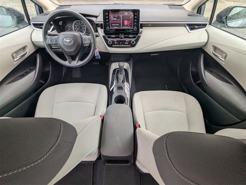 Certified 2021 Toyota Corolla LE image 4