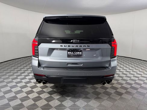 Used 2025 Chevrolet Suburban Z71 AWD/4WD image 9