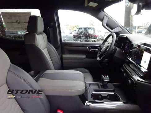 New 2026 Chevrolet Silverado 1500 ZR2 image 18