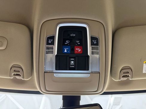 Used 2021 RAM 3500 Laramie AWD/4WD image 17