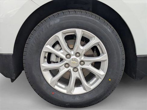 Used 2021 Chevrolet Equinox LS image 23