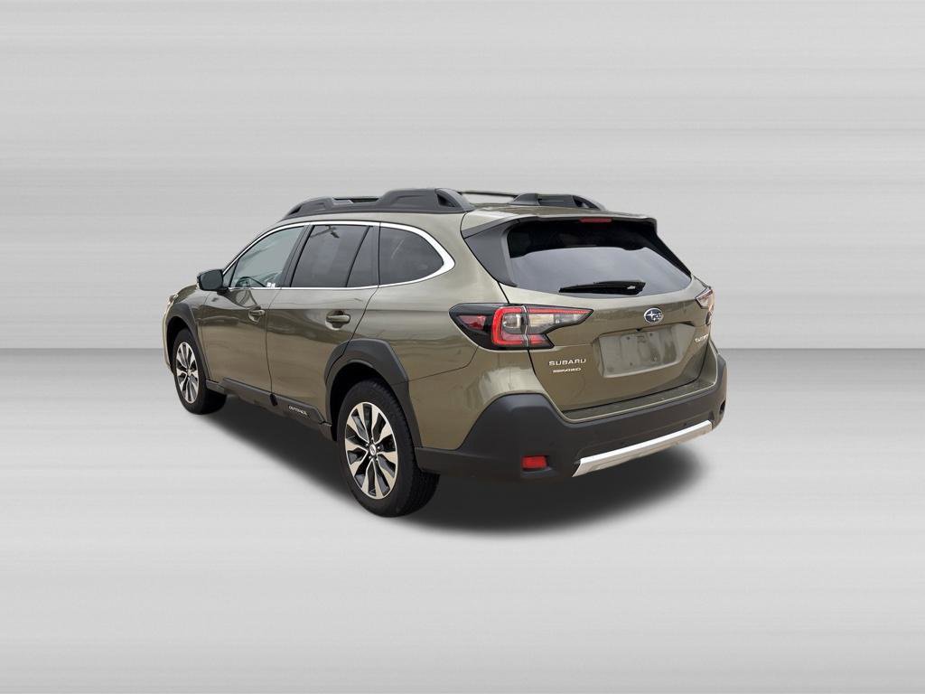 Used 2025 Subaru Outback Limited AWD/4WD image 5