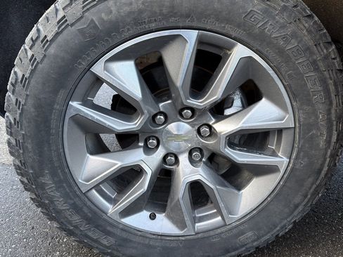 Used 2020 Chevrolet Silverado 1500 LT w/ All-Star Edition image 20