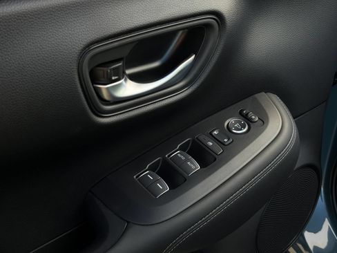 Certified 2025 Honda HR-V EX-L image 14