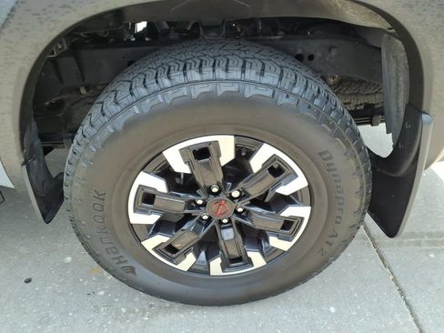 Certified 2024 Nissan Frontier PRO-4X w/ Technology Package AWD/4WD image 12