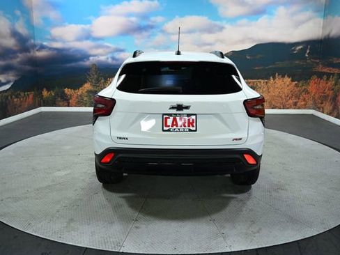 Used 2024 Chevrolet Trax RS w/ Sunroof Package image 7