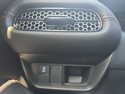 Used 2025 Honda HR-V Sport image 24