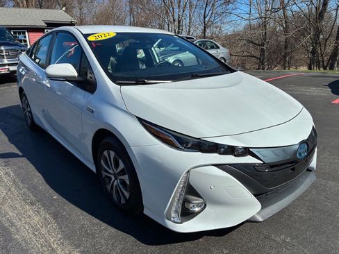 Used 2022 Toyota Prius Prime Limited image 4