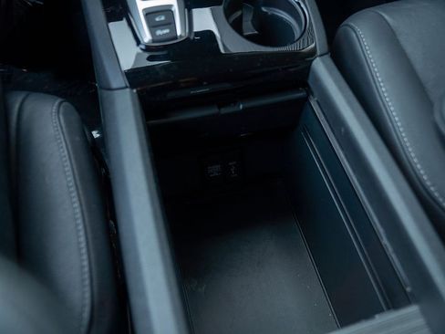 Used 2016 Honda Pilot Touring image 16