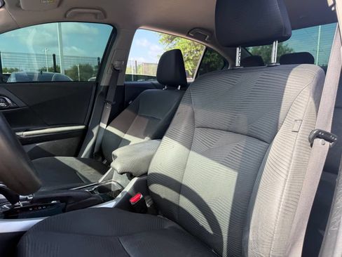 Used 2016 Honda Accord LX image 10