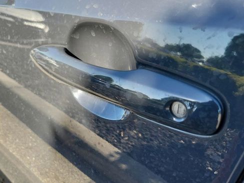 Used 2023 Toyota Corolla SE w/ SE Package image 7