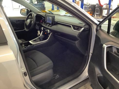 Used 2020 Toyota RAV4 LE w/ All Weather Liner Package AWD/4WD image 13