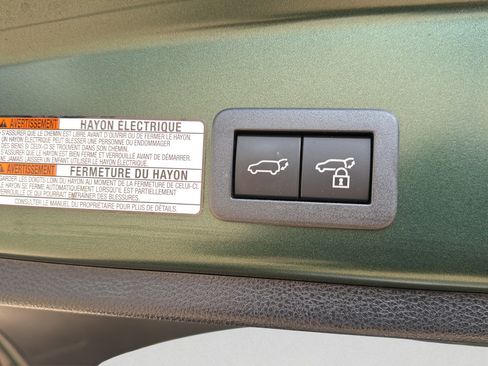 Used 2024 Toyota Corolla Cross XLE w/ Convenience Package AWD/4WD image 29