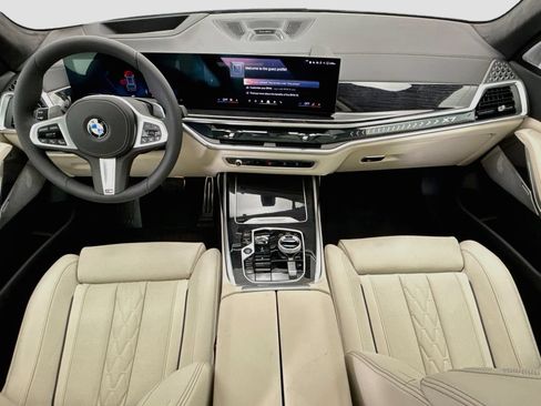 Used 2027 BMW X7 xDrive40i w/ Executive Package AWD/4WD image 13