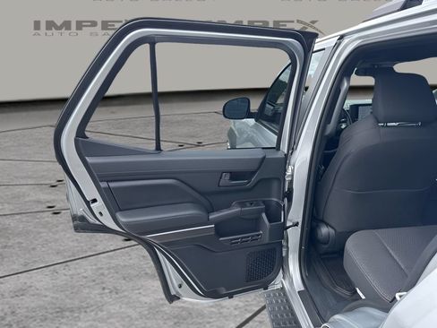 Used 2025 Toyota 4Runner SR5 AWD/4WD image 23