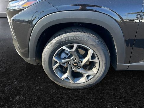 New 2026 Chevrolet Trax LT w/ Driver Confidence Package FWD image 9