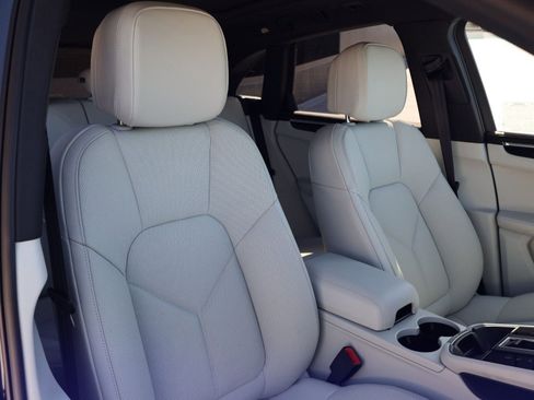 New 2026 Porsche Macan AWD/4WD image 24