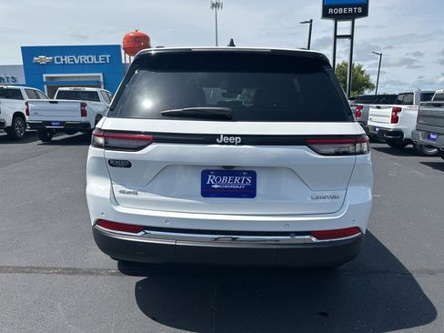 Used 2024 Jeep Grand Cherokee Limited image 9