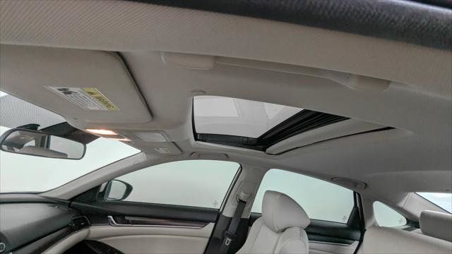 Used 2018 Honda Accord EX image 26