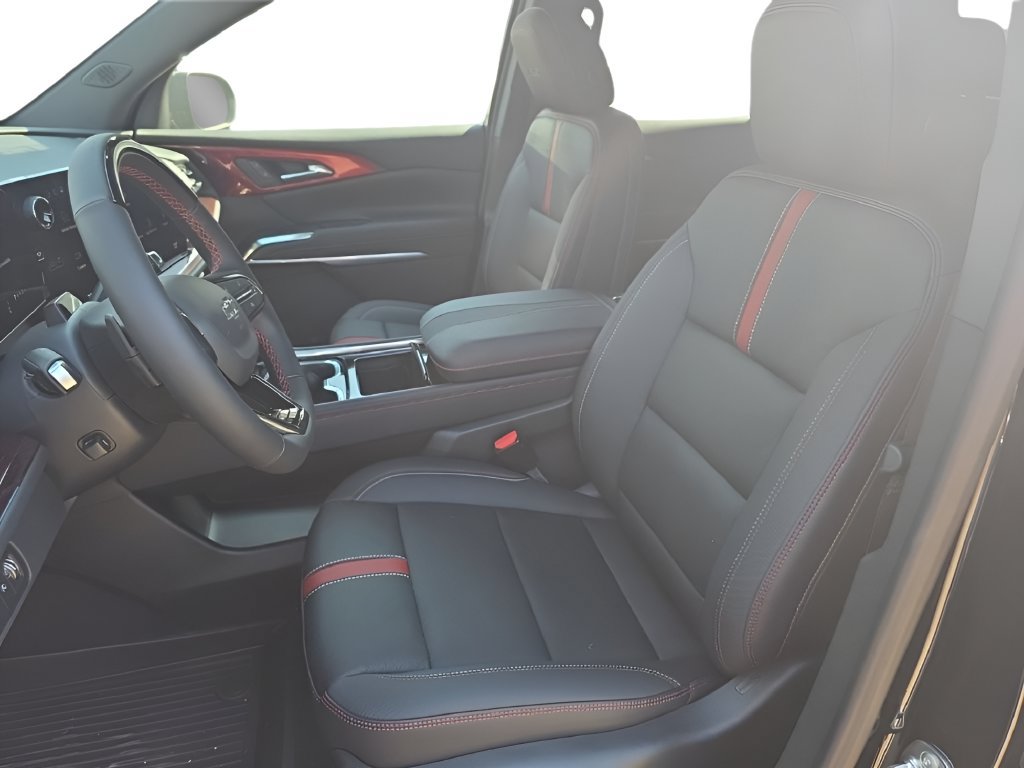 New 2026 Chevrolet Traverse RS w/ LPO, Floor Liner Package AWD/4WD image 9
