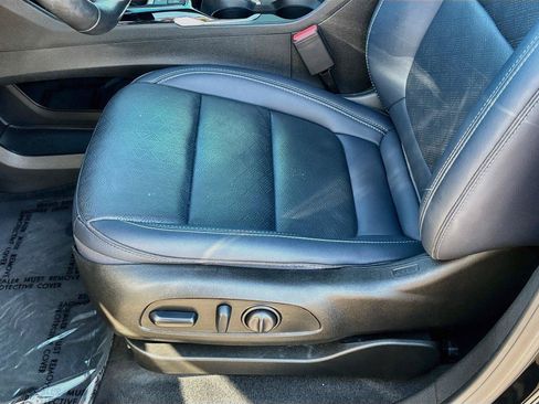 Used 2023 Chevrolet Bolt EUV LT w/ Convenience Package FWD image 18