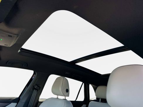 Used 2024 Volkswagen Atlas Cross Sport SEL Premium R-Line image 24