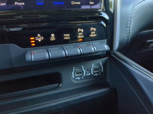 Used 2020 RAM 1500 Limited image 26