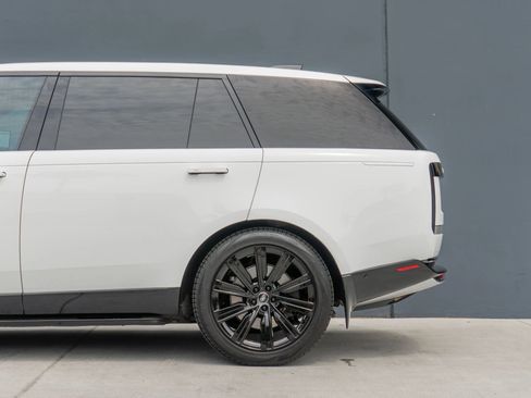 Used 2024 Land Rover Range Rover Long Wheelbase Autobiography AWD/4WD image 24