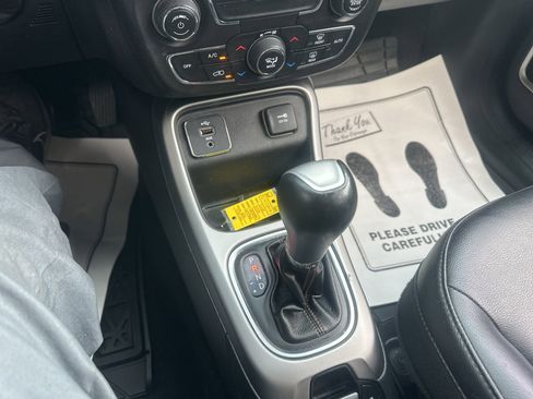 Used 2018 Jeep Compass Latitude w/ Popular Equipment Group image 28