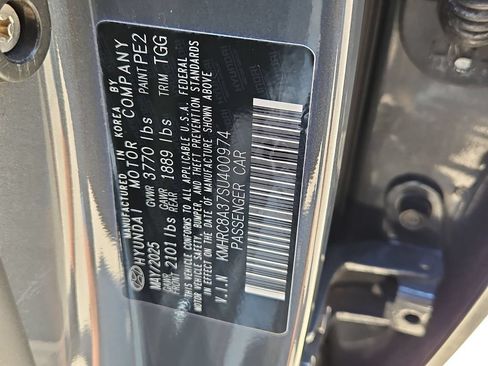 Used 2025 Hyundai Venue SEL FWD image 36