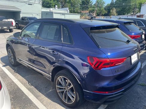 Used 2023 Audi Q3 2.0T Premium w/ Black Optic Sport Package AWD/4WD image 3