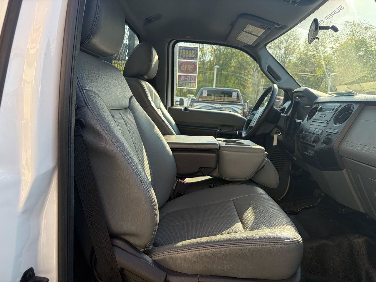Used 2015 Ford F550 4x4 Regular Cab Super Duty image 33