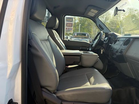Used 2015 Ford F550 4x4 Regular Cab Super Duty image 33