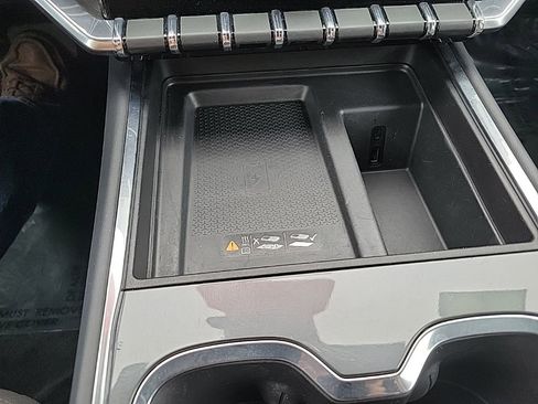 Used 2025 GMC Acadia Elevation image 11