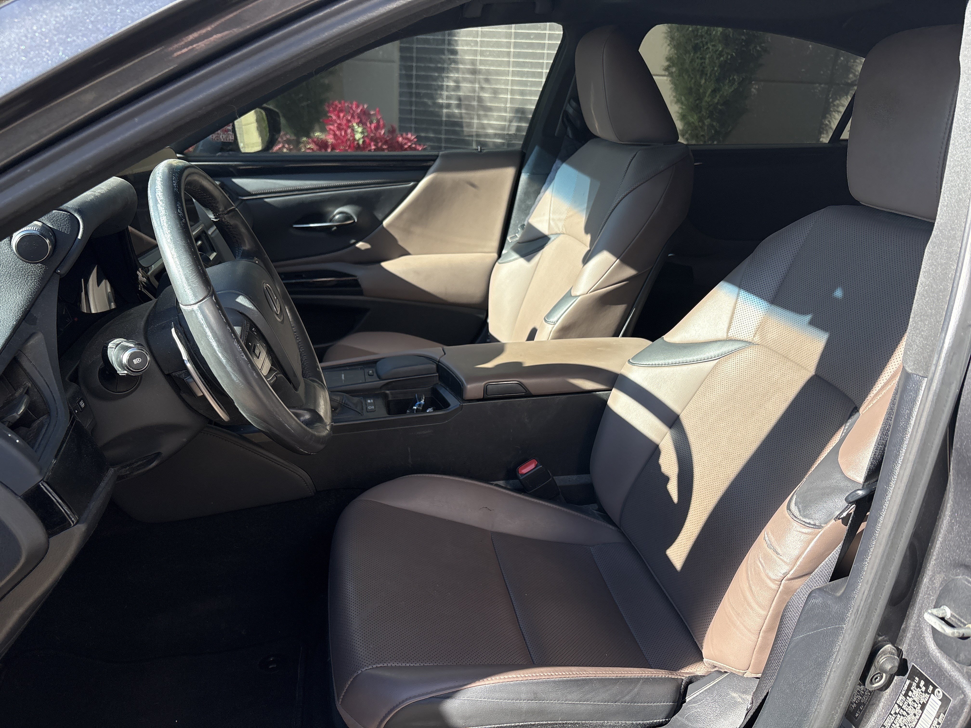 Used 2022 Lexus ES 300h FWD image 16