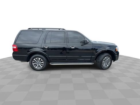 Used 2017 Ford Expedition XLT w/ Equipment Group 202A AWD/4WD image 9