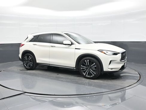 Used 2021 INFINITI QX50 Sensory image 10