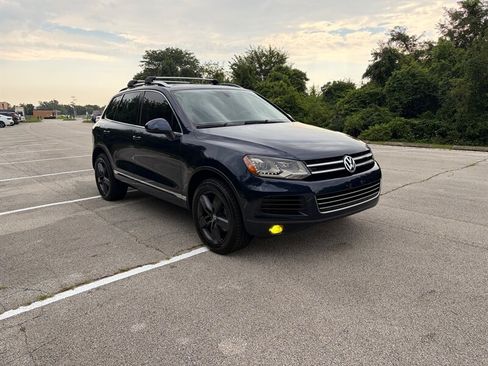 Used 2012 Volkswagen Touareg TDI AWD/4WD image 7