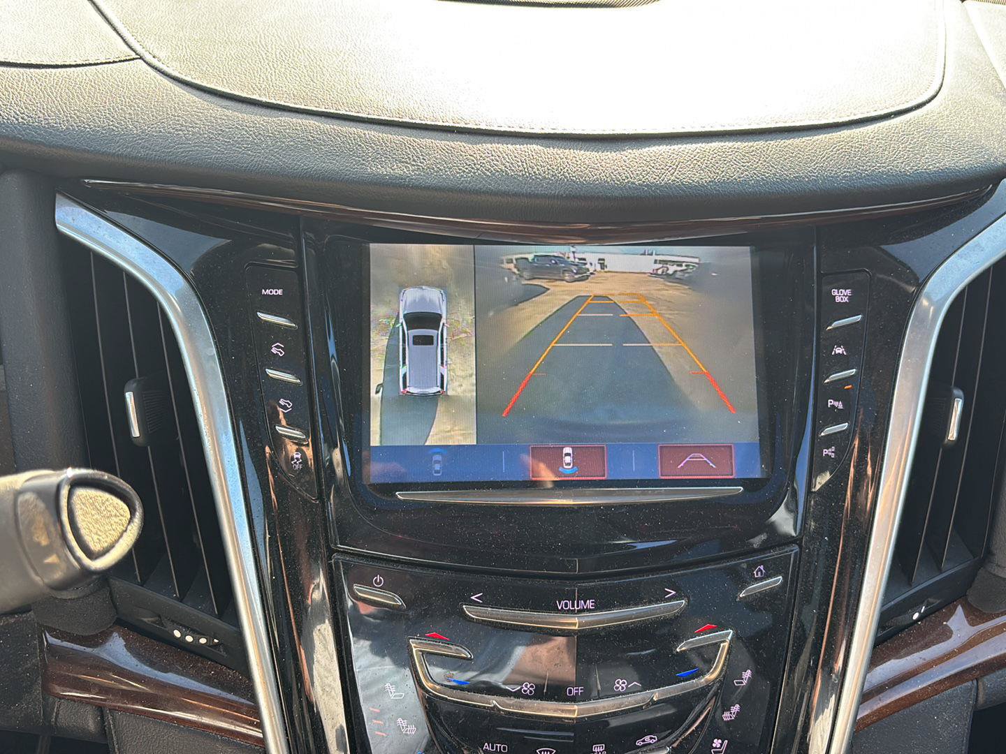 Used 2020 Cadillac Escalade Luxury RWD image 18