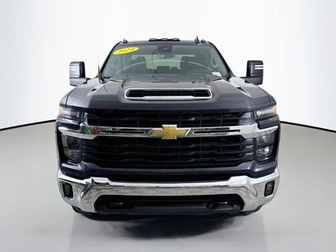 Used 2024 Chevrolet Silverado 2500 LT w/ Convenience Package AWD/4WD image 2