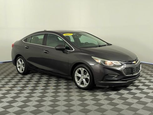 Used 2017 Chevrolet Cruze Premier FWD image 8