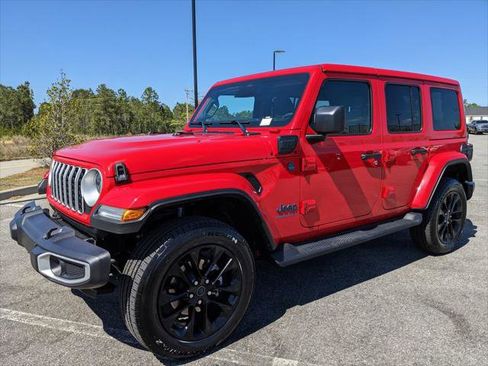 Certified 2025 Jeep Wrangler Unlimited Sahara AWD/4WD image 61